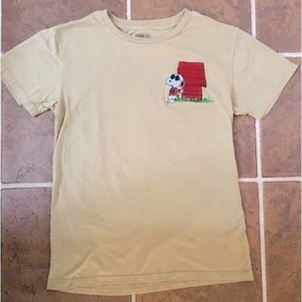 RARE Snoopy embroidered tee sz M peanuts on back Peanuts World Wide LLC